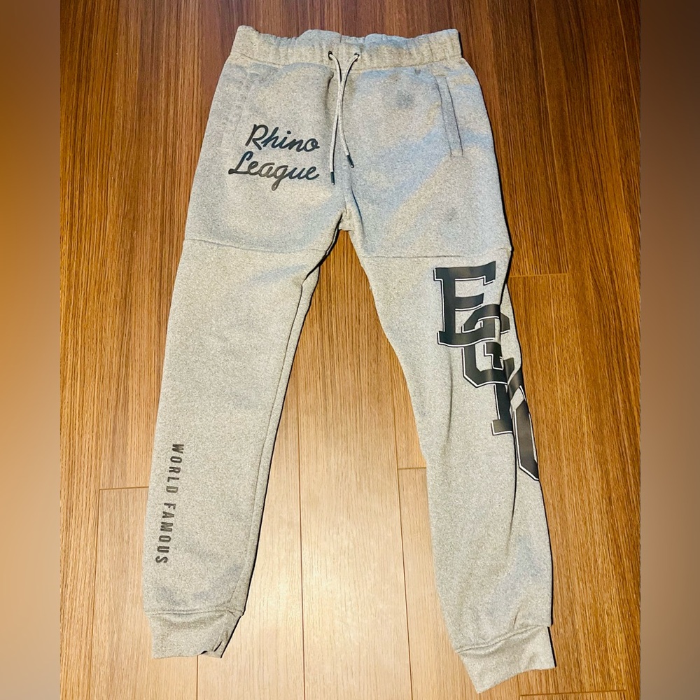 Men’s gray jogger sweatpants